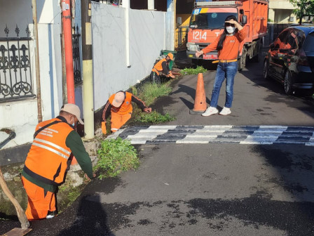 Ppsu Bantu Bersihkan Lingkungan Rw Pondok Bambu