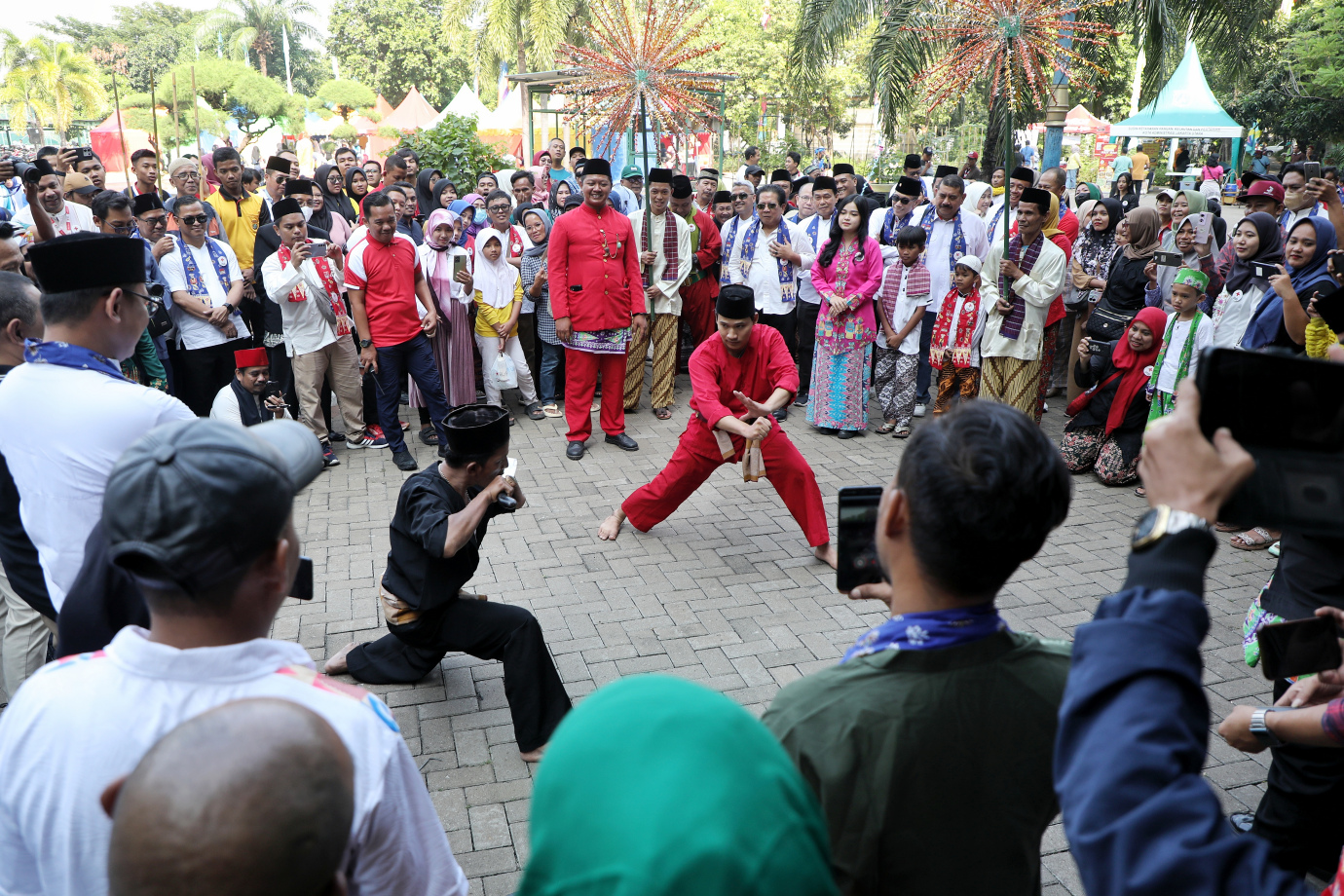 Pmi Dan Pemkot Jakut Arak Penganten Sunat Sambut Hut Jakarta