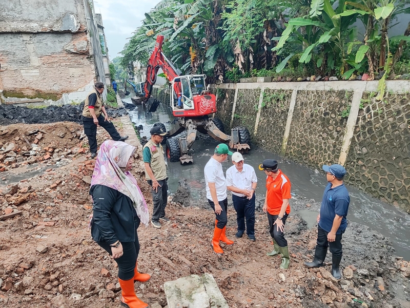 Pengerukan Kali Jelawe di Kelurahan Gunung Diapresiasi Warga