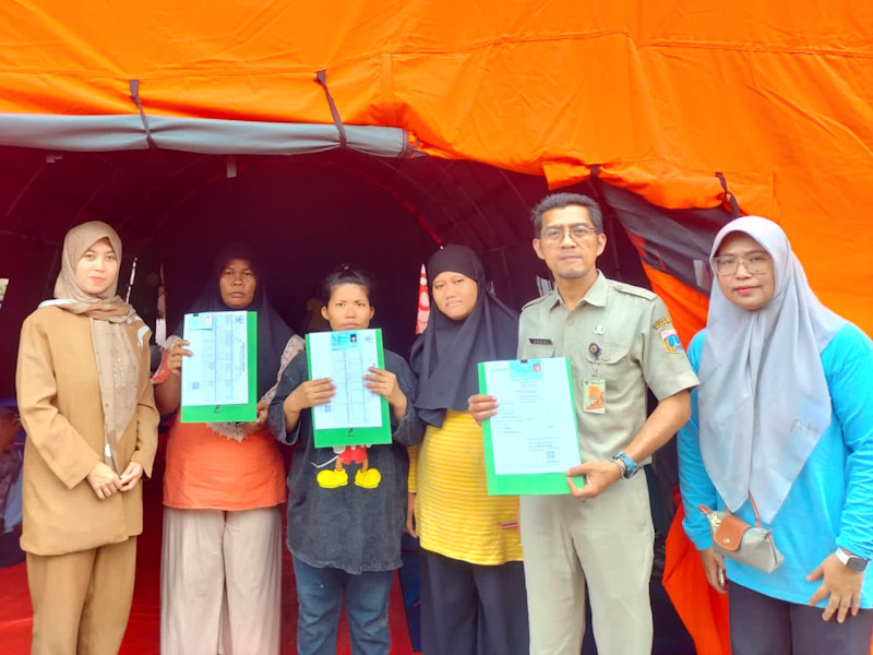 Dukcapil Jaksel Kembali Cetak Adminduk Penyintas Kebakaran Bukit Duri