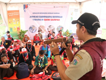 Anggota Pramuka Peserta Jambore Nasional XI Diedukasi Pengelolaan Sampah