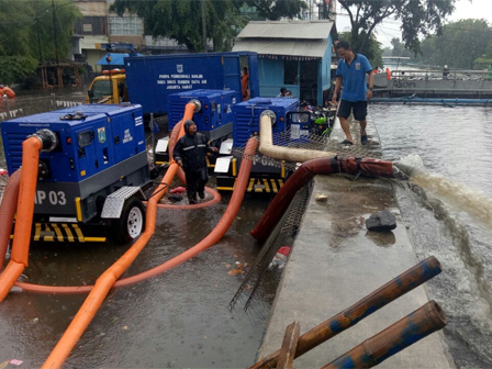 Genangan Surut, Jalan Patra Kembali Bisa Dilalui Kendaraan