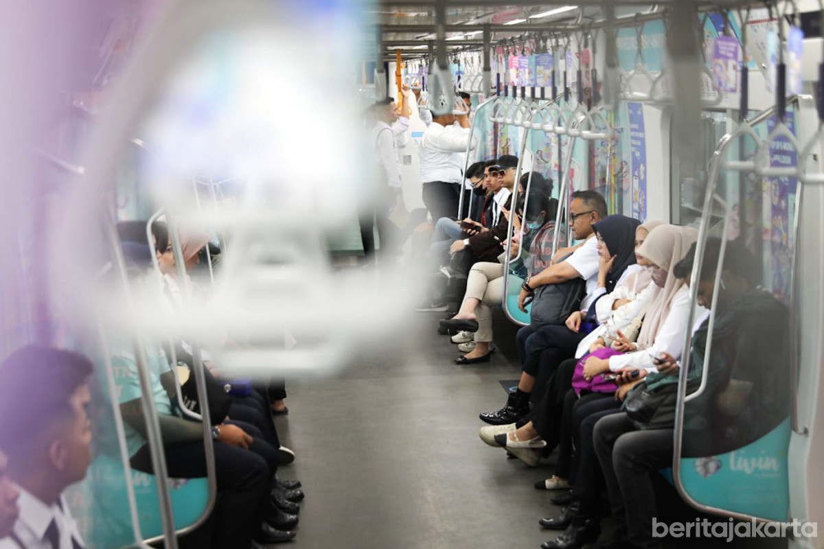 MRT Jakarta Kembali Beroperasi Normal 