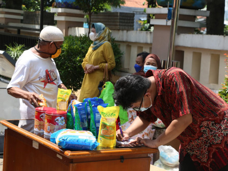 Warga Kuningan Antusias Berbelanja Pangan di Pasar Murah 