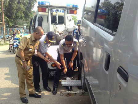  33 Kendaraan di Tindak di Wilayah Kebon Jeruk