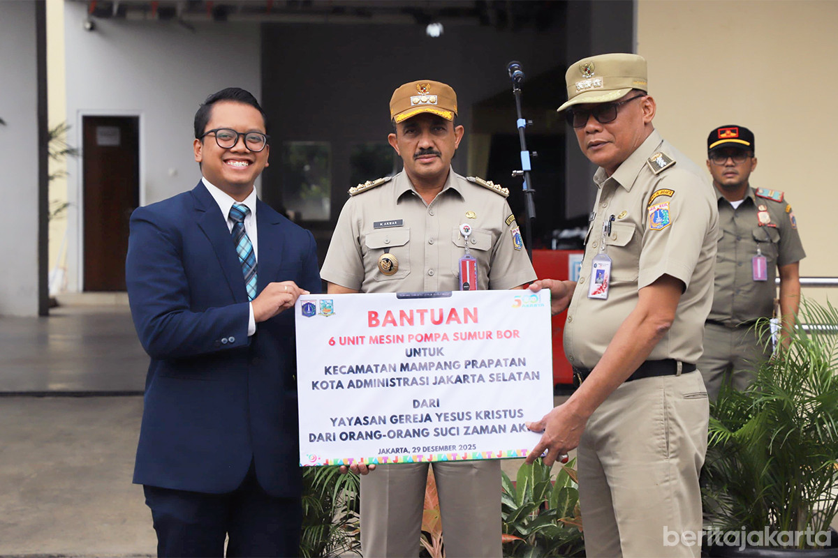 Kecamatan Mampang Prapatan terima pompa sumur bor dari CSR