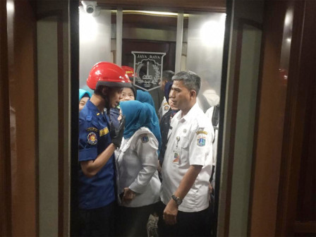  Sudin Gulkarmat Jaksel Berhasil Evakuasi Korban yang Terjebak di Lift Gedung Wali Kota Jaksel