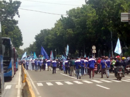 Ada Aksi Unjuk Rasa Rute Transjakarta Dialihkan