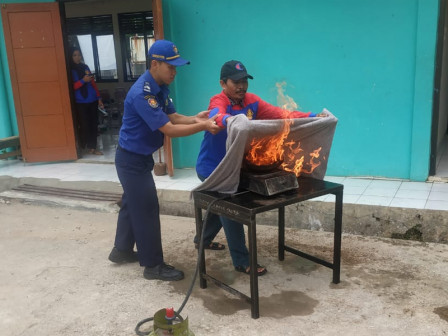  40 Warga Pinang Ranti Ikuti Pelatihan Penanggulangan Kebakaran
