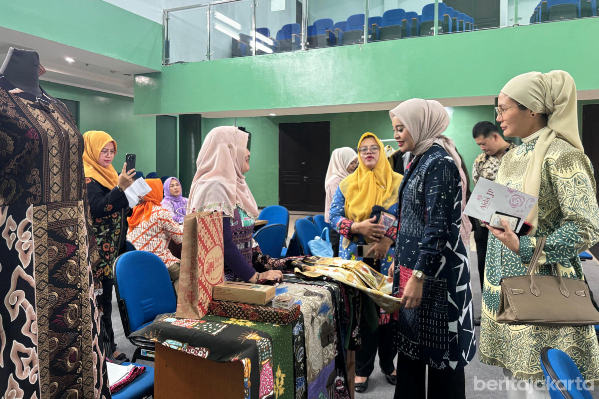 Pelaku UKM binaan TP PKK Jakut mengikuti kurasi produk UP2K PKK