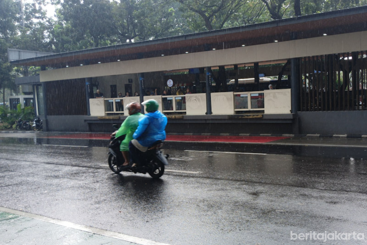 Gerimis Basahi Sebagian Jakarta Sore Ini 