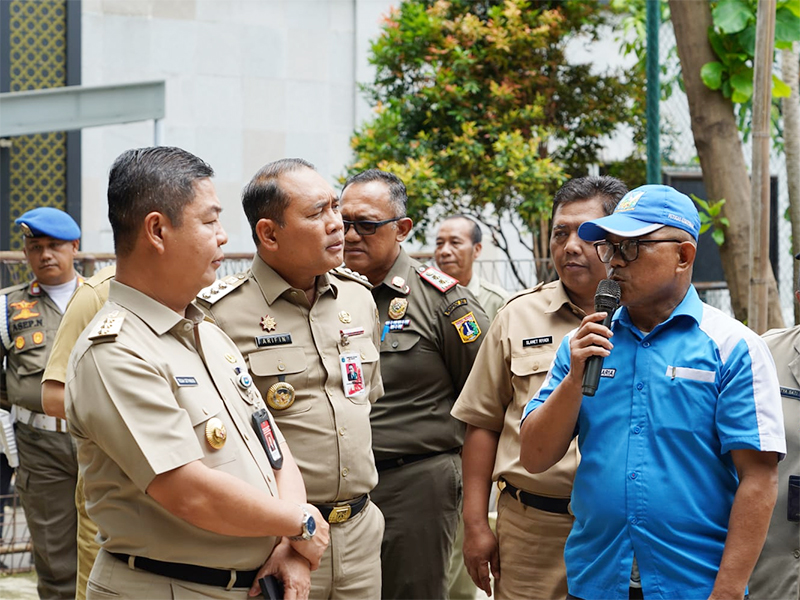 PJ Gubernur Teguh Tinjau Proses Pengelolaan Bank Sampah Kantor Wali Kota Jakpus