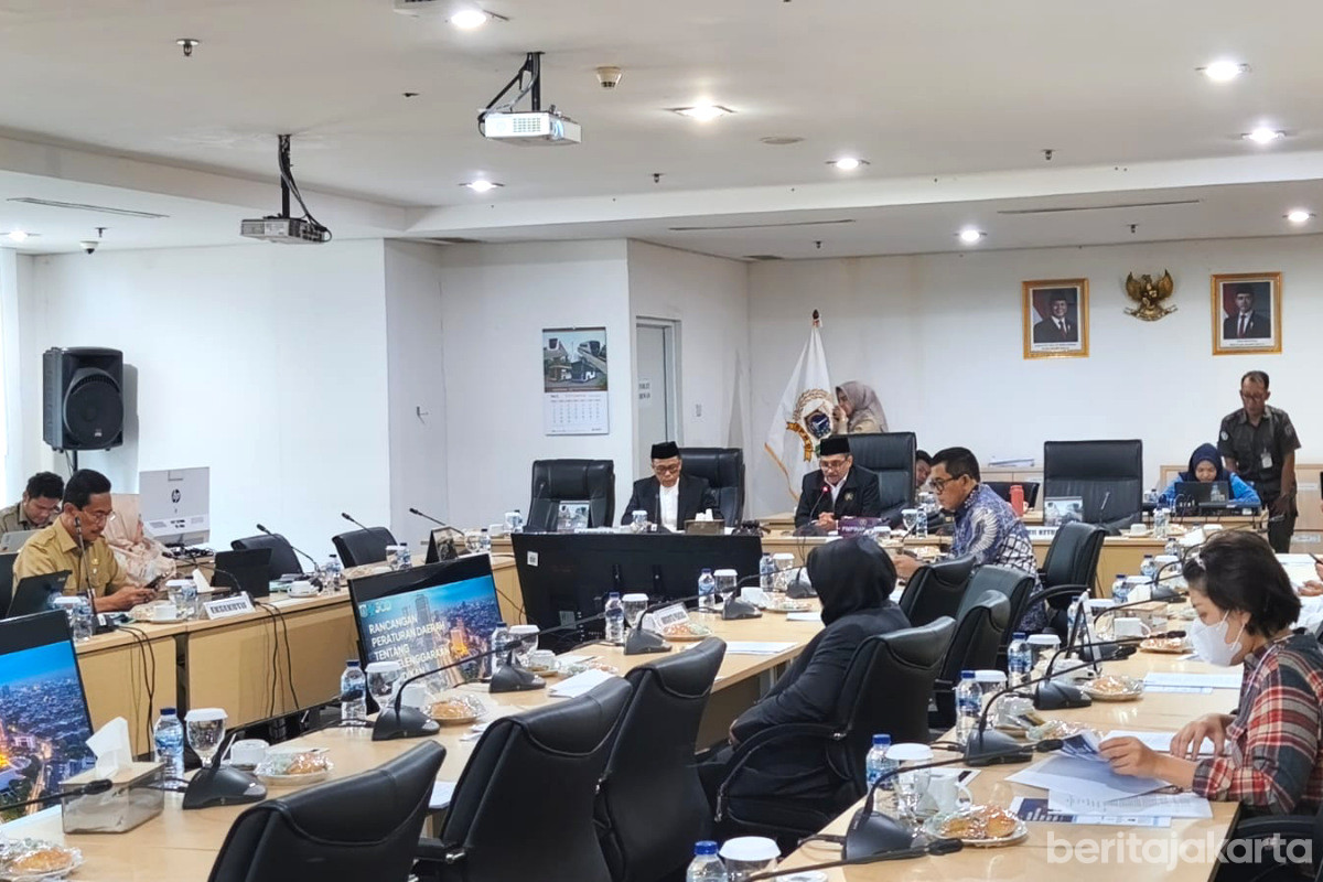 Bapemperda, Pansus, Pendidikan