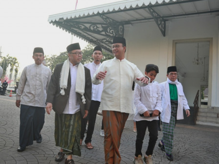 Anies Salat Idul Fitri 1440 H di Balai Kota