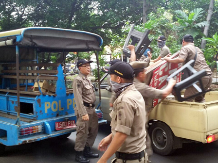 19 Lapak Ketok Magic dan Bengkel Las Ditertibkan