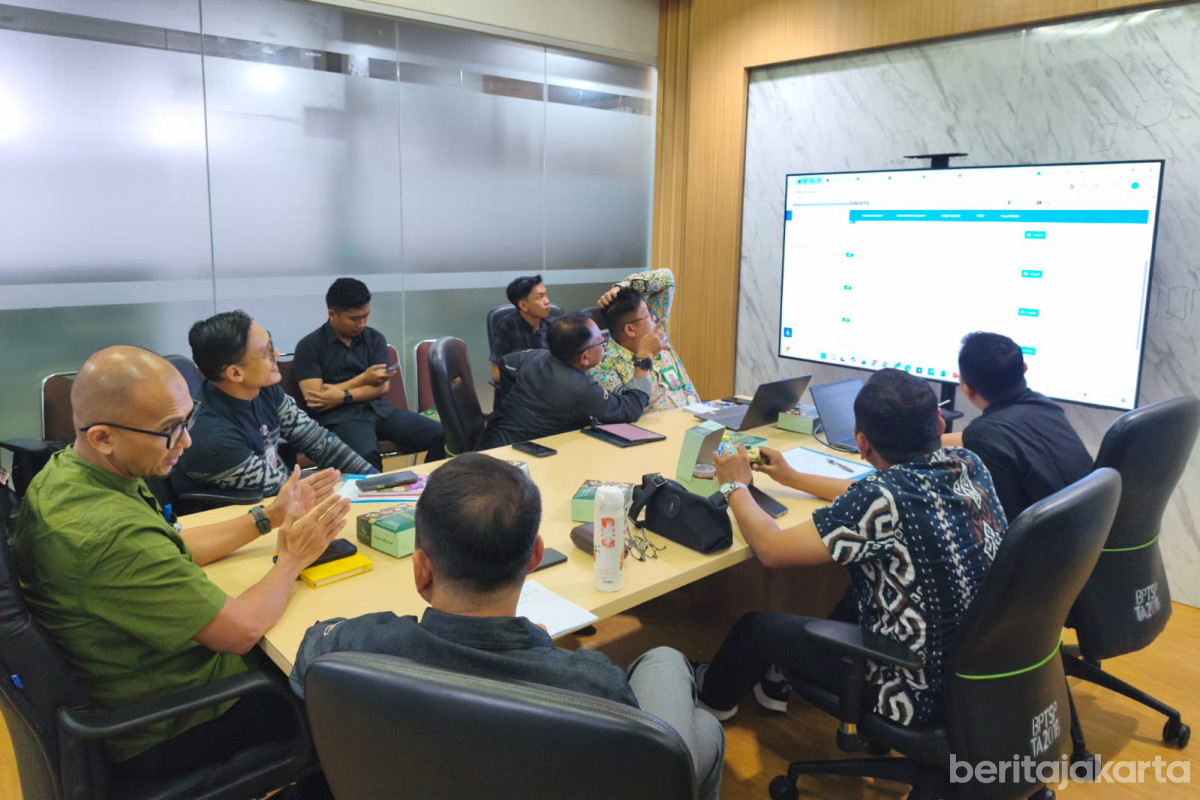 Diskominfotik DKI menerima kunjungan kerja BPKAD Kaltim membahas Pengelolaan PPID