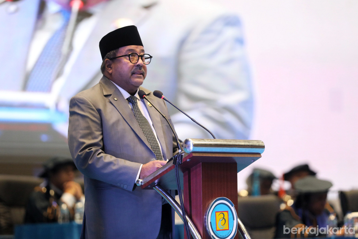 https://multimedia.beritajakarta.id/photo/2014_508c75c8507a2ae5223dfd2faeb98122/Rano Bacakan Orasi Kebangsaan di Wisuda UBL 