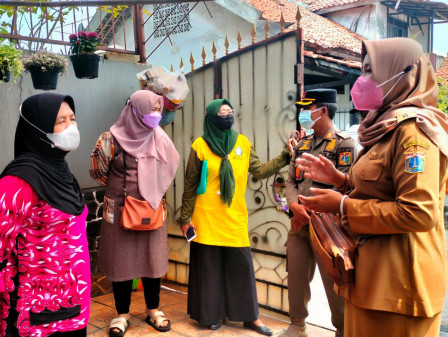  Kelurahan Sukabumi Utara Lakukan Door To Door Vaksinasi dan Sosialisasi 