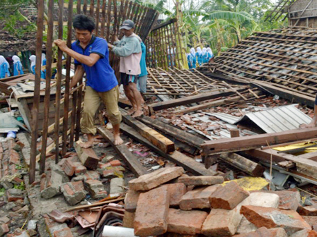 Delapan Rumah Rusak di Pulau Tidung Diperbaiki