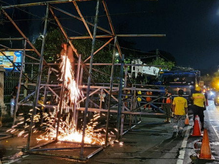 Reklame di Jalan Gatot Subroto Ditertibkan