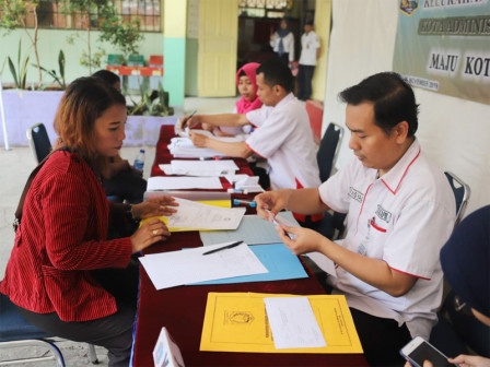 Sudin Dukcapil Jaksel Gelar Binduk di SDN 01 Bukit Duri