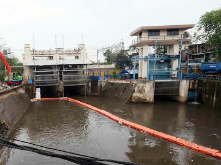 Sejumlah Pintu Air Berstatus Siaga 4