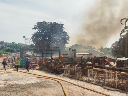Kebakaran Bedeng di Pejaten Barat Berhasil Dipadamkan