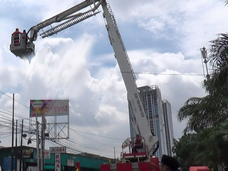 Wagub Ingin Mobil Pemadam Tangga Ditambah 