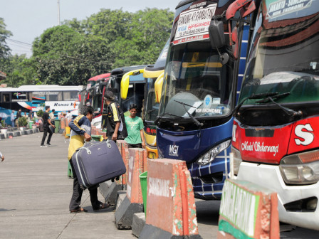  7.053 Pemudik Berangkat dari Terminal Bus Kampung Rambutan 