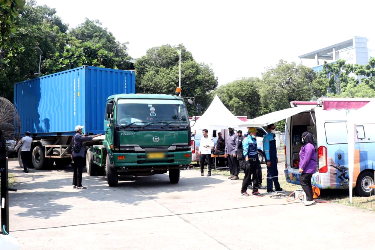 Truk Pengangkut Barang di Kawasan Industri JIEP Gagal Uji Emisi 