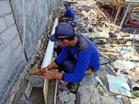 Tindaklanjuti Pengaduan Warga Saluran Rusak di Pulau Panggang Diperbaiki 