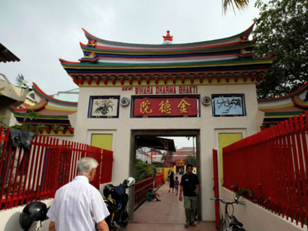 Wihara Dharma Bakti Berharap Tak Terkena Pelebaran Jalan