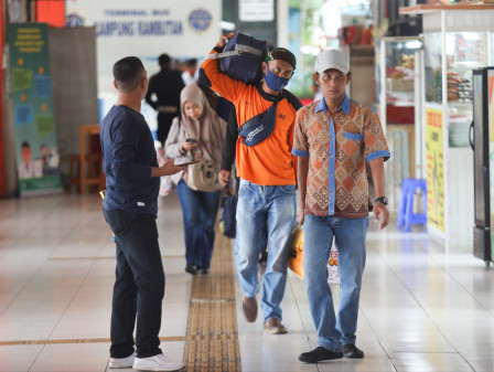 Belasan Ribu Penumpang Tiba di Sejumlah Terminal