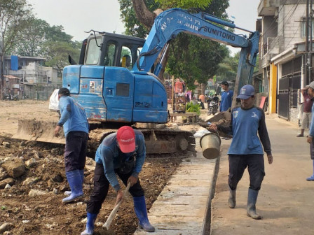 Pembangunan Saluran Air di Jalan Kebon Dua Ratus Capai 60 Persen 