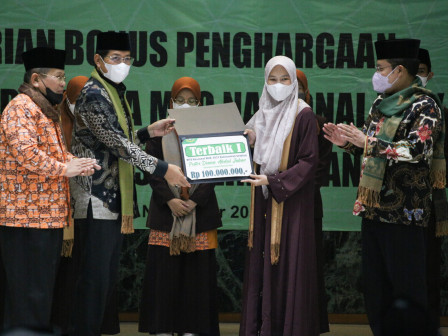 Kafilah DKI Jakarta Pada MTQ XXIX Kalimantan Selatan Mendapat Bonus