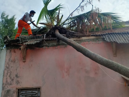 Lima Rumah Warga Pulau Tidung dan Satu Rumah Warga Pulau Pramuka Rusak Diterjang Angin Kencang