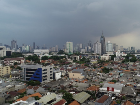 Waspada Hujan disertai Angin Kencang Siang Hari 	