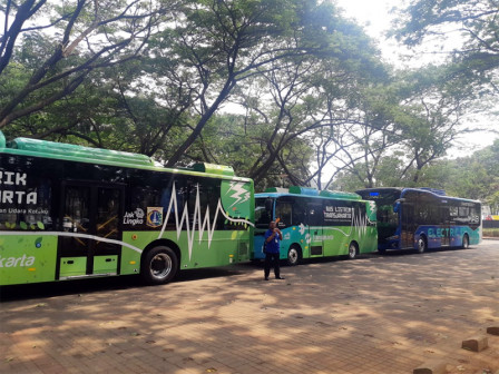 Tiga Unit Bus Listrik Transjakarta Dikerahkan Konvoi Kendaraan Listrik Formula E