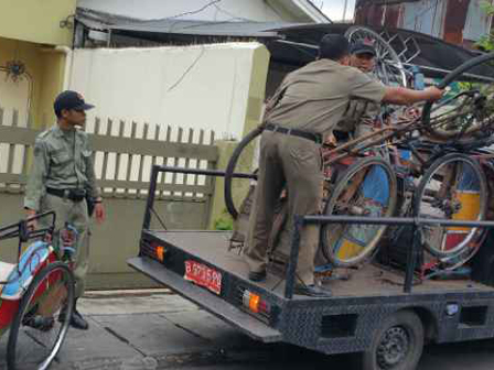 Becak Masih Beroperasi di Jakpus