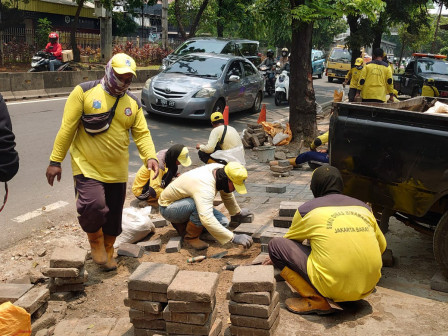 Perbaikan Trotoar di Jl. Panjang Kelapa Dua Rampung 