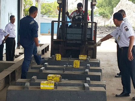 Timbangan Jembatan Hong Xin Steel Disegel