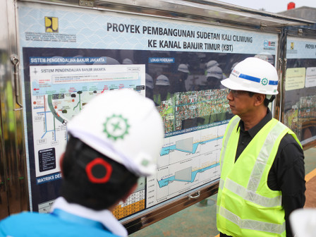 Pj Gubernur Heru Terima Penghargaan Apresiasi Tokoh Indonesia untuk Percepatan Infrastruktur