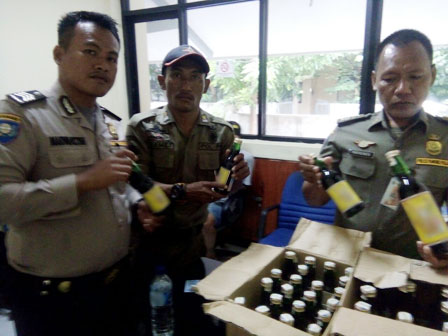 Dua Wisatawan Kedapatan Membawa 36 Botol Miras di Pulau Pramuka 
