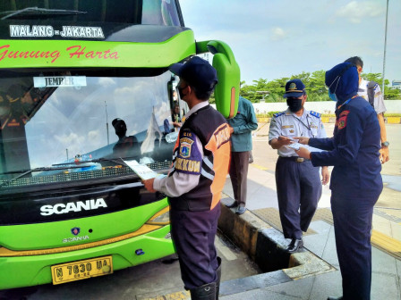 Bus AKAP dari Luar Jakarta Jalani Ramp Check di Terminal Terpadu Pulogebang