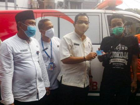 Kelurahan Menteng Dalam Distribusiakn KTP Warga Korban Kebakaran 