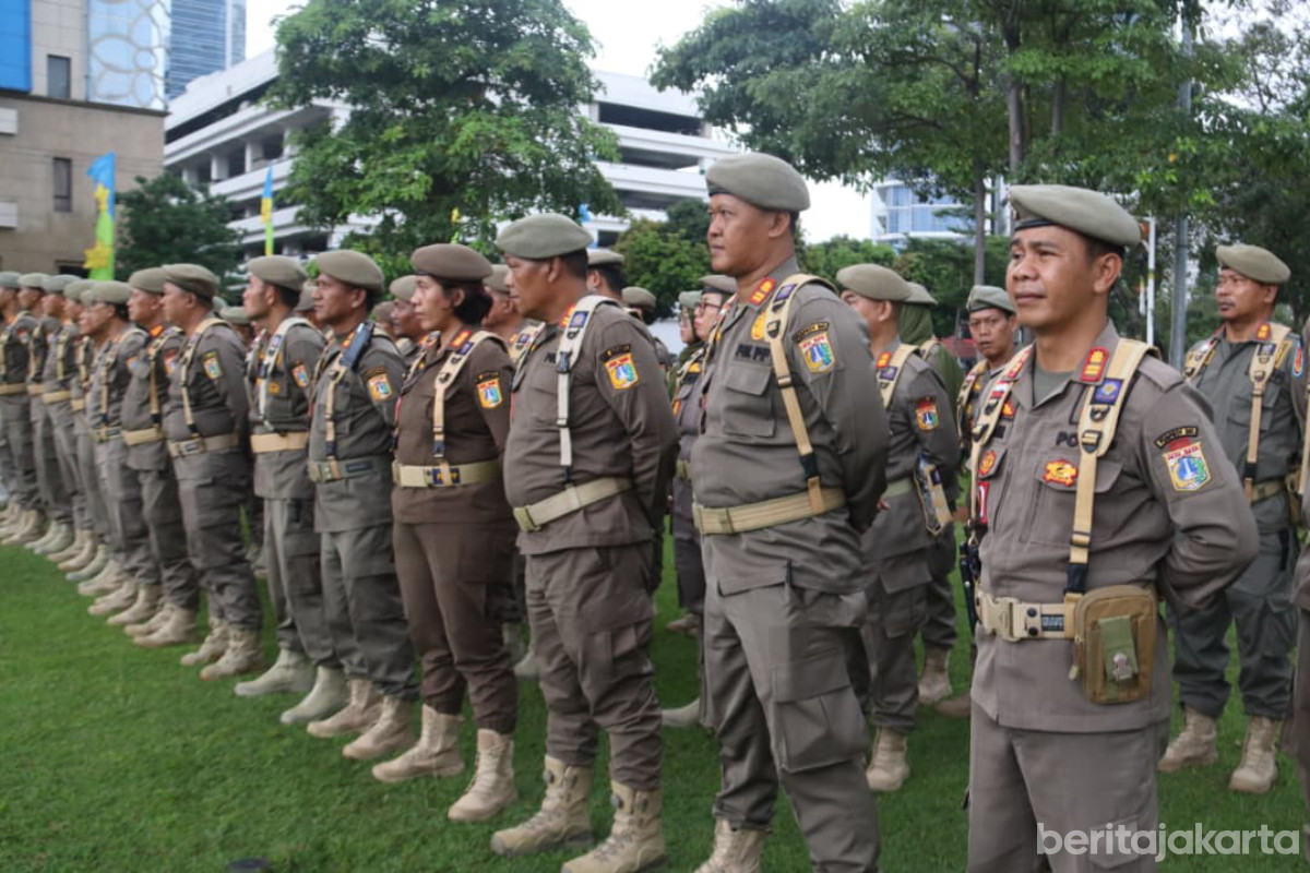 Ratusan Personel Satpol PP Jakbar disiagakan pada Malam Tahun Baru