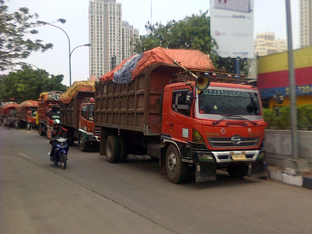 Mulai Kondusif, 206 Truk Buang Sampah ke TPST Bantar Gebang