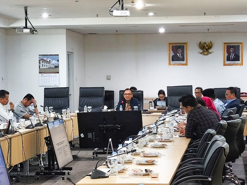 https://multimedia.beritajakarta.id/photo/2014_508c75c8507a2ae5223dfd2faeb98122/Bamus DPRD DKI Tetapkan Jadwal Pembahasan KUA-PPAS dan RAPBD 2026