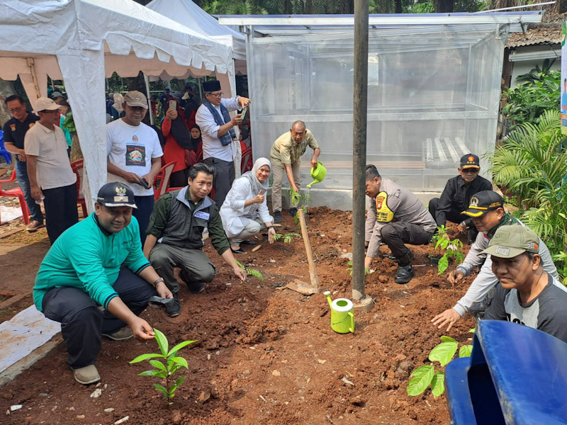 Warga RW 01 Grogol Utara Diedukasi Ketahanan Pangan 