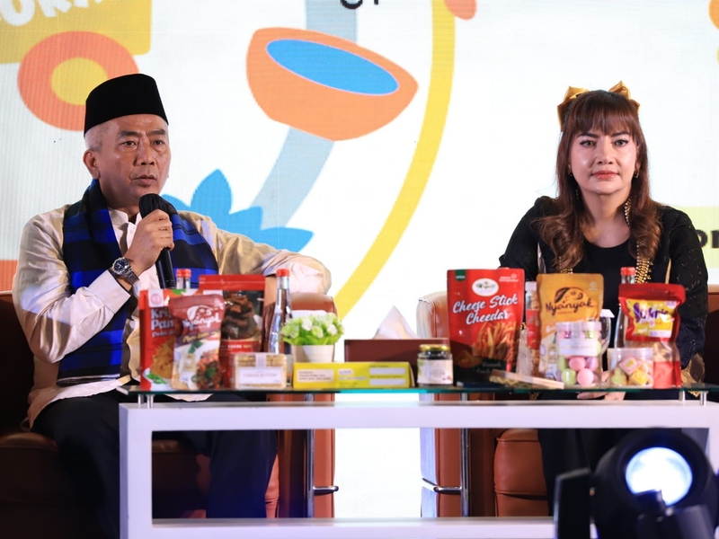 https://multimedia.beritajakarta.id/photo/2014_508c75c8507a2ae5223dfd2faeb98122/200 Produk Unggulan Dijajakan Dalam JBL Jaksel